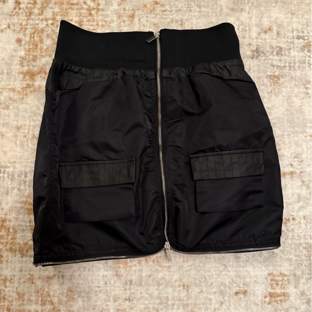 Maniere de Voir - Black Quilted Zip-Front Skirt